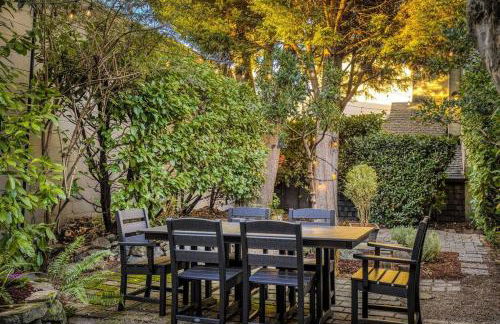 Landmark 23 - Photo 62