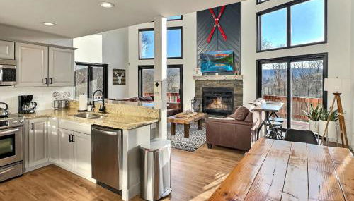 The Ridge Chalet in Ellicottville Hot Tub & Sauna - Foto 2