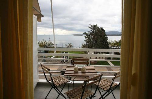 Lovely sea front apartment - Photo 7