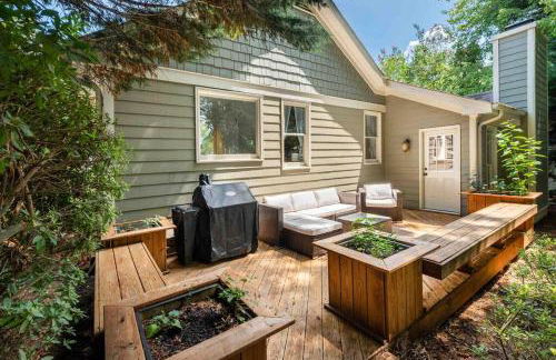 Cozy Boho Kildaire Farms Home- near Downtown - Foto 13