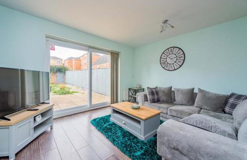 Central Townhouse Tipton - Sleeps 8 - Ideal for Contractors & Families - Foto 9