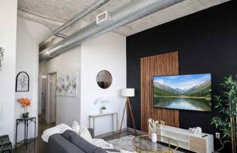 2BR Central KC Stay - Pet Friendly Rooftop & Gym - Photo 5