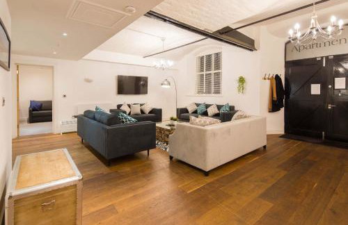 Liverpool Gem, Spacious 2BR Apt, Sleeps 8 - Photo 2