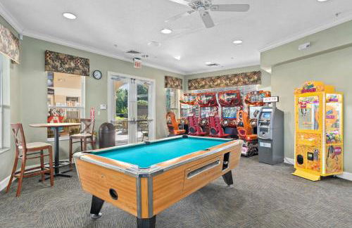 Elegant Townhome w Water Park near Disney Parks - Foto 48