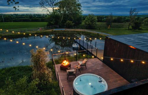 Rusty Boathouse - Photo 18