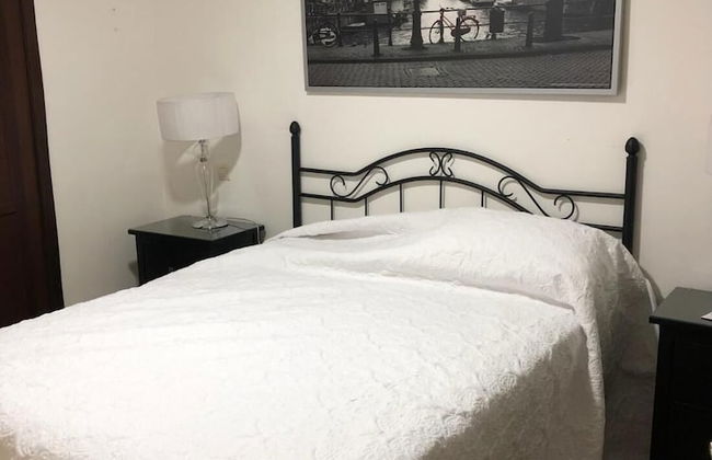 Stylish House, Patio, Pool, Mountains, Stunning White Village, sea 20 Mins Away - Photo 3