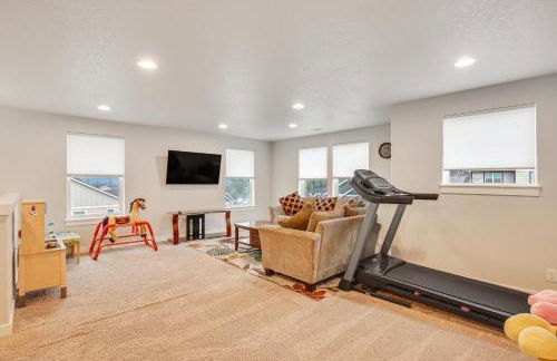 Modern Eugene Home 2 Mi to University of Oregon! - Photo 14