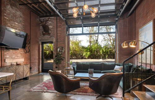 One-Of-A-Kind! Roll Up Garage Door-Pool, Speakeasy - Foto 10