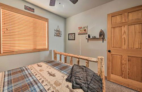 Peaceful Superior Home with Fire Pit and Mtn View - Foto 18