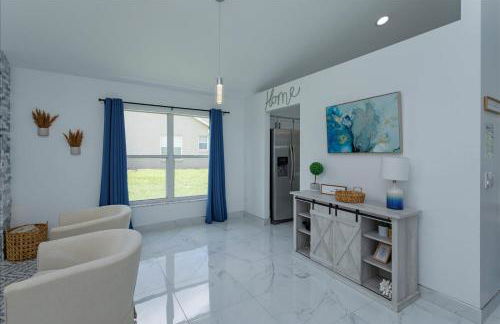 Lovely 4 Bed Oasis In the mix of everything - Photo 8