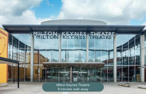 Penthouse Apartment - City Centre - Secure Parking, Balcony, Self-Check-In, Fast Wifi and Smart TV with Netflix by Yoko Property - Photo 41