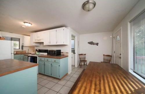 #StayInMyDistrict Cozy Rockaway Beach Cottage - Foto 9