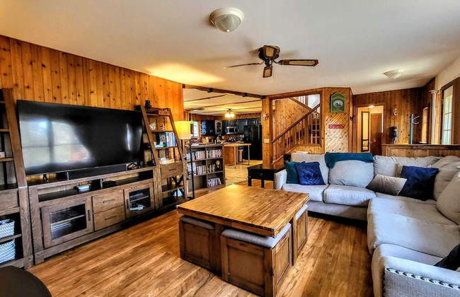 The Wooden Nest by Avantstay Deck, Big Yard w/ Hammocks & Fire Pit - Foto 4