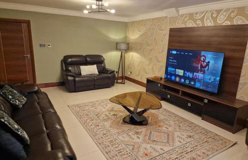 5 Bed 5 Bath Luxury Home Near Heathrow Free Parking - Foto 11