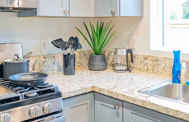 Elegant Country Retreat With Serene Patio Haven - Foto 11