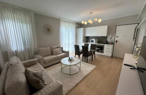 The Captain Apartments Marina next to Verbella Leonardo Academy MXP - Photo 4