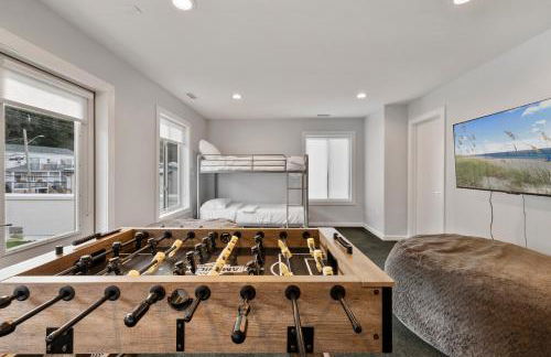 Piermont Waterfront Villa with Hot Tub - Photo 21