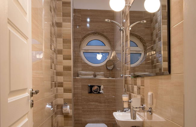 The North Tower Apartment - Photo 35