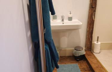 Central Gloucester Self-Catering Flat - A Hidden Gem - Foto 32