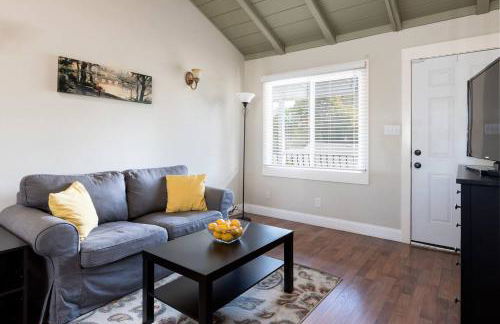 Spacious, Soaring Ceilings, Near Downtown MV, GOOG - Photo 6