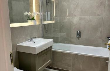 Stylish Riverside Apartment - Foto 13