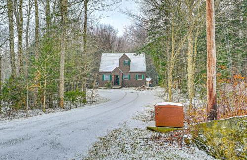 8 Mi to Mt Snow Cozy Bear Cabin with Hot Tub! - Foto 24