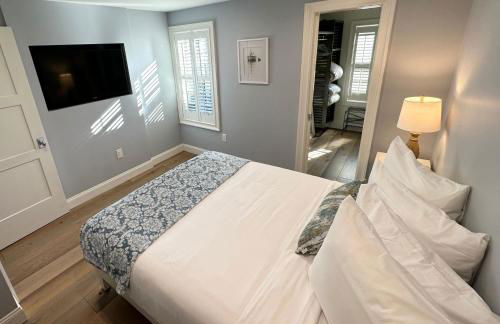 Beautifully Renovated 2 Bed 2 Bath Private Home - Foto 9