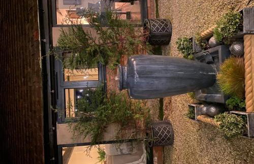 Upper House Stunning Country Home - Photo 44