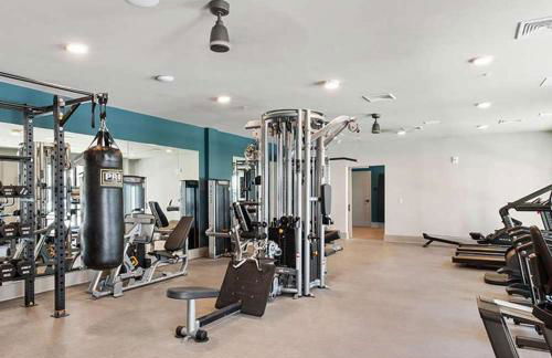 Landing Stylish 1BD Pool Gym - Foto 28