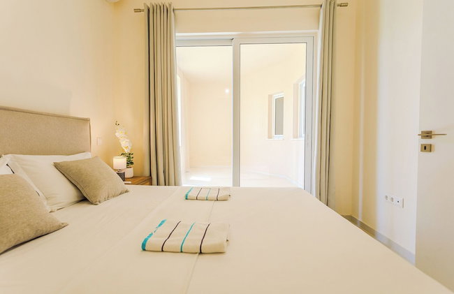 Resitour - Chania Aphrodite Beachfront - Photo 20