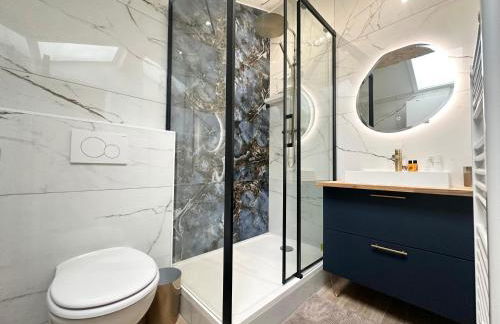 Elegant mansardé-place du pin - Photo 13