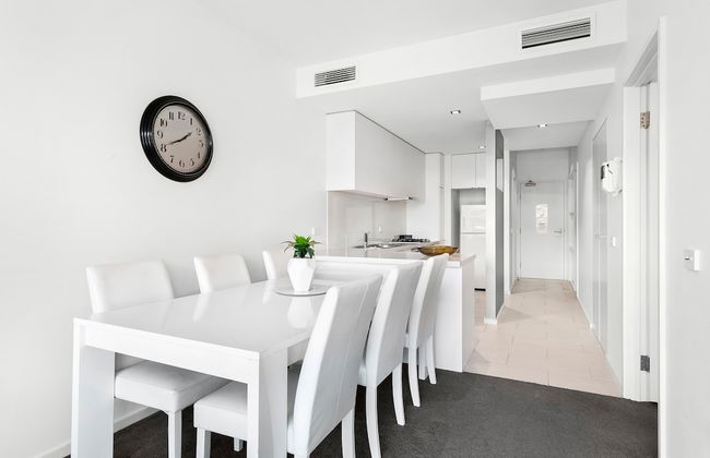 Waterfront Melbourne Apartments - Photo 6