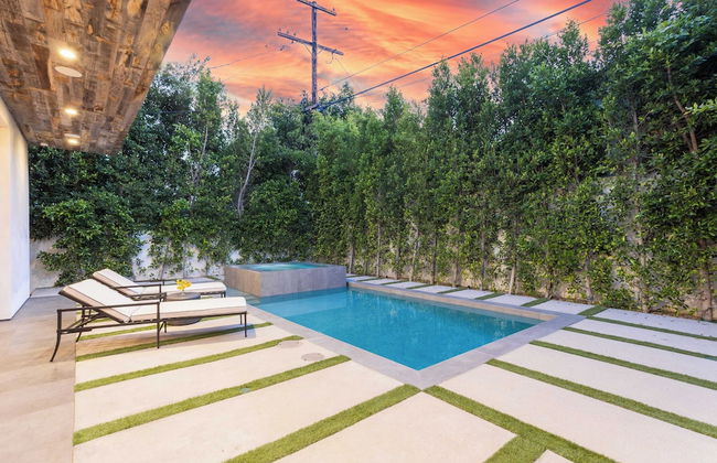 Luxe Weho Villa, Walk to Melrose Ave, Pool + Hot Tub North Vista by Avantstay - Photo 51