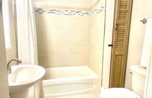 Old Dauphin Way Historic Home - Unit 2 - Photo 20