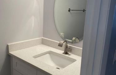 Beautiful Ocean Side 2 Bedroom Condo with Pool - Foto 21