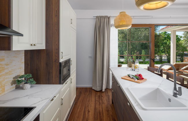 Luxury Bay Villa with private hot tub - Foto 11