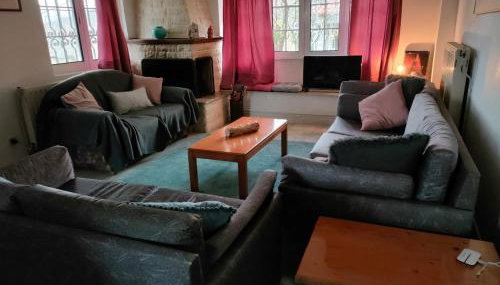 Σπίτι στο Τείχιο με θέα Βαρδούσια και Γκιώνα - Foto 3