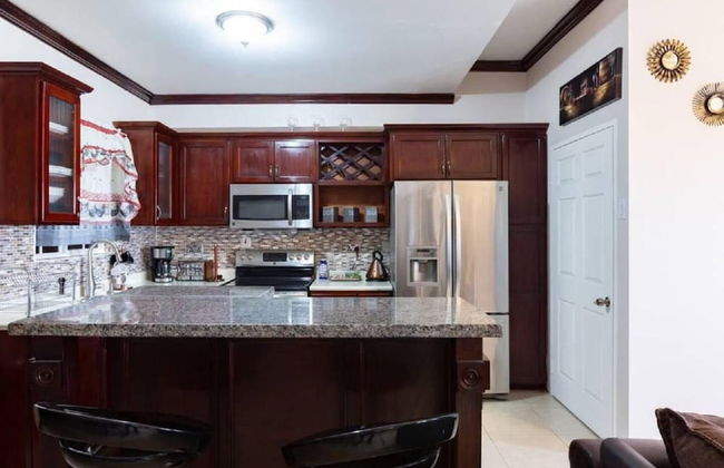 Loft - Sleeps 4 - Parking - Balcony - Photo 4