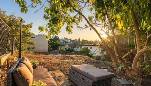 Echo Park Spacious Two-Bedroom Apartment with Private Yard and Parking - Foto 3, Garden