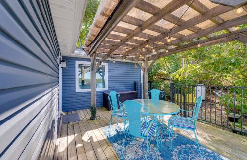 Radford Home with Wraparound Deck! - Foto 20