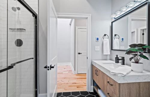 The Modern Boho Brick Loft - Foto 56