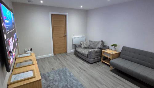 2 Bed House Sleeps 5 -Private Garden -Dogs Allowed - Foto 3