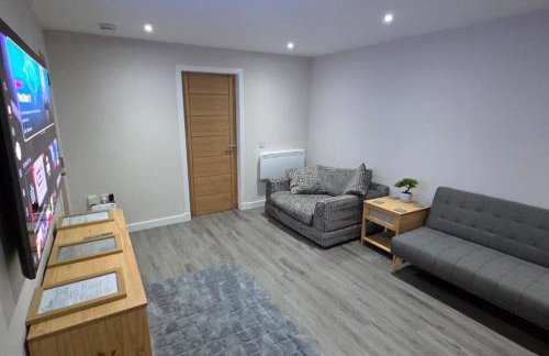 2 Bed House Sleeps 5 -Private Garden -Dogs Allowed - Foto 3