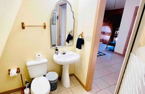 Beaver Lake Studio - King size bed and lake view - Foto 18