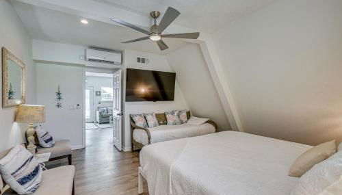 Cozy 3BRand3BA • Sleeps 9 • 0 3 Mi to Beach • PCB - Foto 4