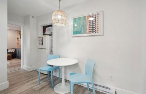 Newly Renovated Private Balcony Steps to Beach - Foto 11