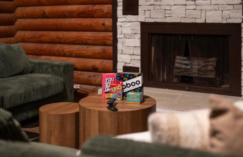 Lakeside Haven with Jacuzzi and Games - Foto 8