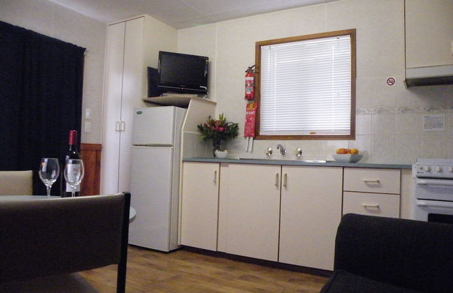 Lake Hamilton Motor Village & Caravan Park - Photo 12