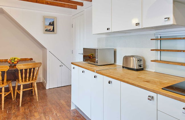 Host Stay Trefor Cottage - Photo 7