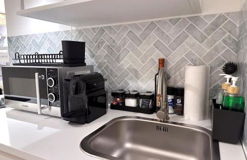 Gemütliches 2 Zimmer Ambient Apartment mit Queensize-Bett , Etagenbett& Schlafsofa in Alsternähe - Foto 16